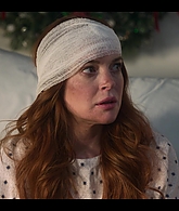 Falling_For_Christmas_2022_1080p_LLP_003238.jpg