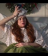Falling_For_Christmas_2022_1080p_LLP_003289.jpg