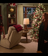 Falling_For_Christmas_2022_1080p_LLP_003873.jpg