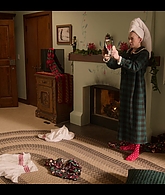 Falling_For_Christmas_2022_1080p_LLP_004217.jpg