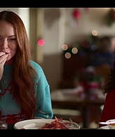 Falling_For_Christmas_2022_1080p_LLP_004673.jpg