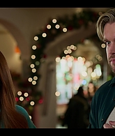 Falling_For_Christmas_2022_1080p_LLP_005095.jpg