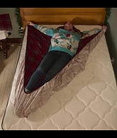 Falling_For_Christmas_2022_1080p_LLP_005184.jpg