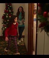 Falling_For_Christmas_2022_1080p_LLP_005660.jpg
