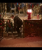 Falling_For_Christmas_2022_1080p_LLP_005896.jpg