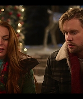 Falling_For_Christmas_2022_1080p_LLP_005954.jpg