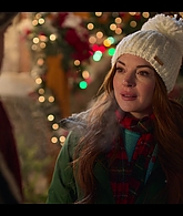 Falling_For_Christmas_2022_1080p_LLP_006196.jpg