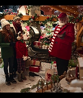 Falling_For_Christmas_2022_1080p_LLP_006351.jpg