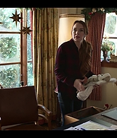 Falling_For_Christmas_2022_1080p_LLP_007588.jpg