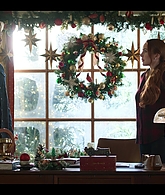 Falling_For_Christmas_2022_1080p_LLP_007687.jpg