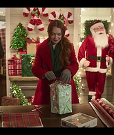 Falling_For_Christmas_2022_1080p_LLP_007786.jpg