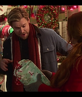 Falling_For_Christmas_2022_1080p_LLP_007796.jpg
