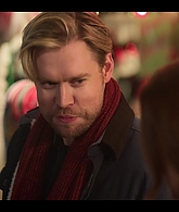 Falling_For_Christmas_2022_1080p_LLP_007825.jpg