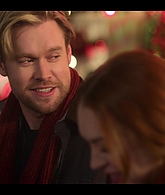 Falling_For_Christmas_2022_1080p_LLP_007860.jpg