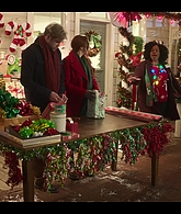 Falling_For_Christmas_2022_1080p_LLP_007863.jpg