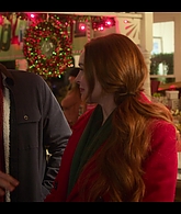 Falling_For_Christmas_2022_1080p_LLP_007899.jpg