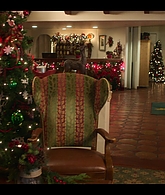 Falling_For_Christmas_2022_1080p_LLP_007979.jpg