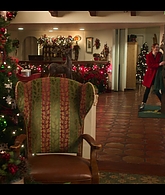 Falling_For_Christmas_2022_1080p_LLP_007980.jpg