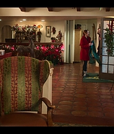 Falling_For_Christmas_2022_1080p_LLP_007982.jpg