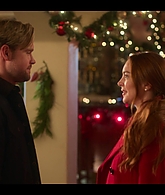 Falling_For_Christmas_2022_1080p_LLP_008019.jpg