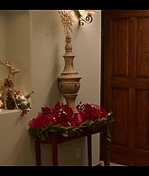 Falling_For_Christmas_2022_1080p_LLP_008133.jpg