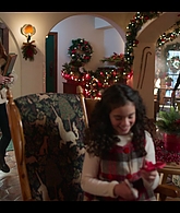 Falling_For_Christmas_2022_1080p_LLP_008708.jpg