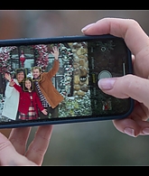 Falling_For_Christmas_2022_1080p_LLP_008909.jpg