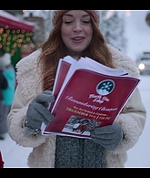 Falling_For_Christmas_2022_1080p_LLP_008940.jpg