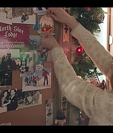 Falling_For_Christmas_2022_1080p_LLP_008972.jpg