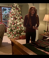 Falling_For_Christmas_2022_1080p_LLP_009391.jpg