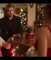 Falling_For_Christmas_2022_1080p_LLP_009756.jpg