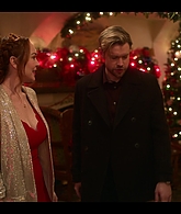 Falling_For_Christmas_2022_1080p_LLP_009844.jpg