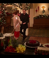 Falling_For_Christmas_2022_1080p_LLP_009870.jpg