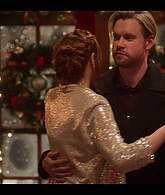 Falling_For_Christmas_2022_1080p_LLP_009888.jpg