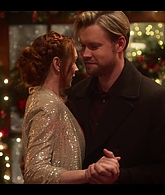 Falling_For_Christmas_2022_1080p_LLP_009890.jpg
