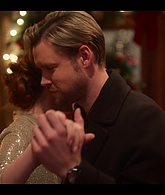 Falling_For_Christmas_2022_1080p_LLP_009894.jpg