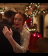 Falling_For_Christmas_2022_1080p_LLP_009952.jpg