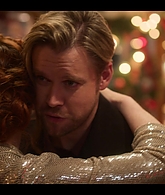 Falling_For_Christmas_2022_1080p_LLP_009962.jpg