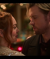 Falling_For_Christmas_2022_1080p_LLP_009980.jpg