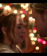 Falling_For_Christmas_2022_1080p_LLP_009984.jpg
