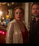 Falling_For_Christmas_2022_1080p_LLP_010003.jpg