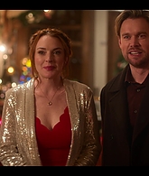 Falling_For_Christmas_2022_1080p_LLP_010010.jpg