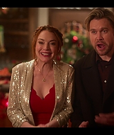 Falling_For_Christmas_2022_1080p_LLP_010040.jpg