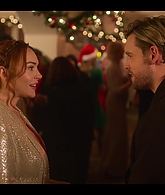 Falling_For_Christmas_2022_1080p_LLP_010119.jpg