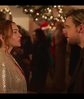 Falling_For_Christmas_2022_1080p_LLP_010123.jpg