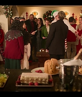 Falling_For_Christmas_2022_1080p_LLP_010474.jpg