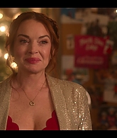 Falling_For_Christmas_2022_1080p_LLP_010585.jpg