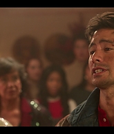 Falling_For_Christmas_2022_1080p_LLP_010637.jpg