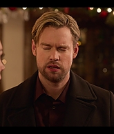 Falling_For_Christmas_2022_1080p_LLP_010673.jpg