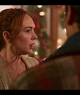Falling_For_Christmas_2022_1080p_LLP_010675.jpg